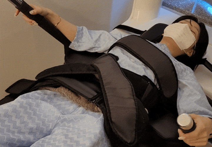 스파인엠티 치료를 진행하는 환자 모습